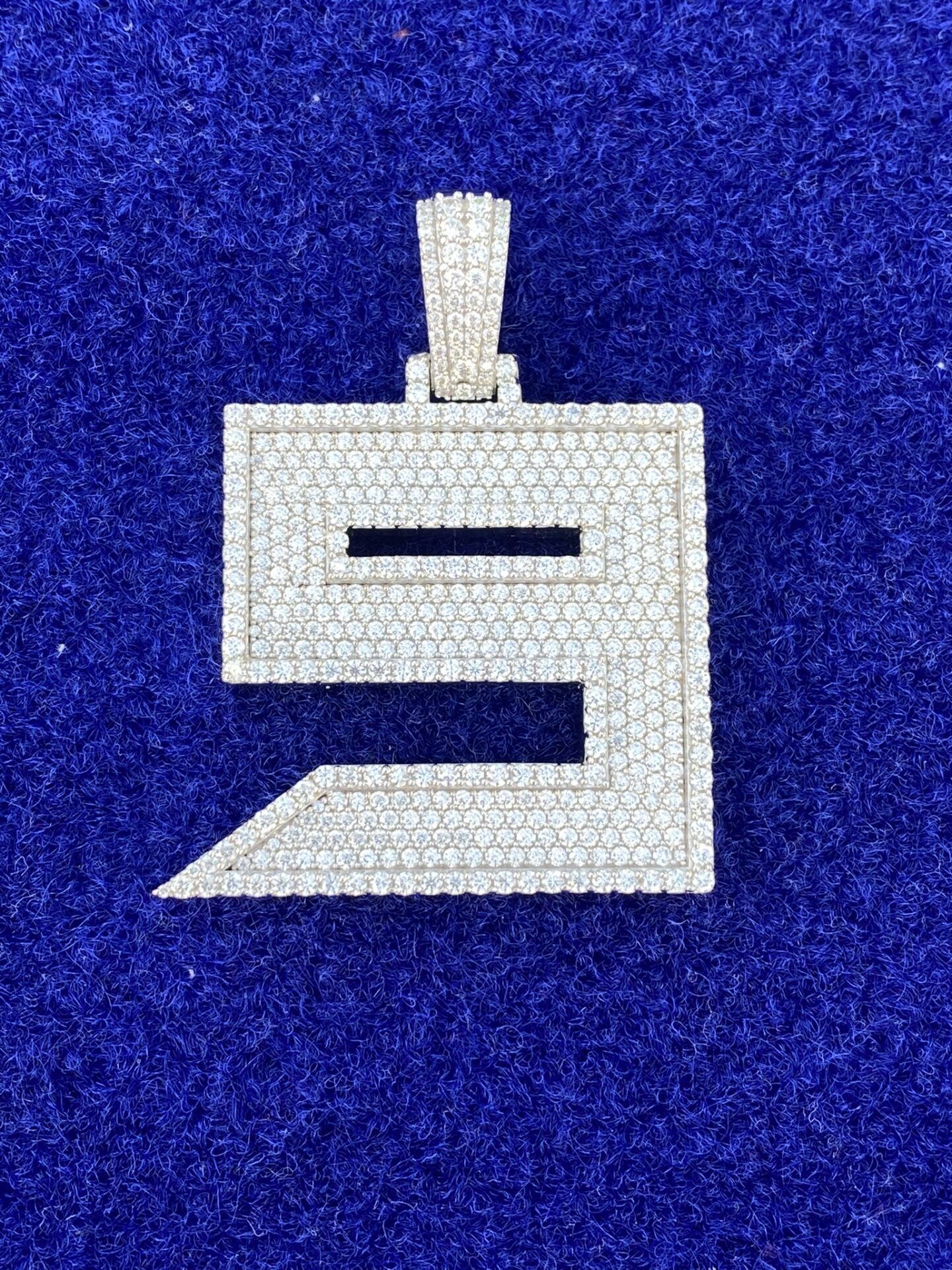 IcedoutDiamond 9 Pendant